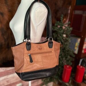 Stone Mountain Tan & Black Purse